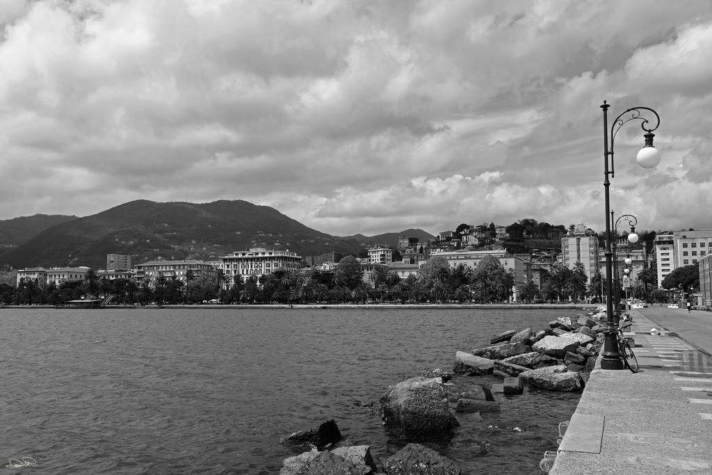 Hotel Platform1 La Spezia Exterior foto